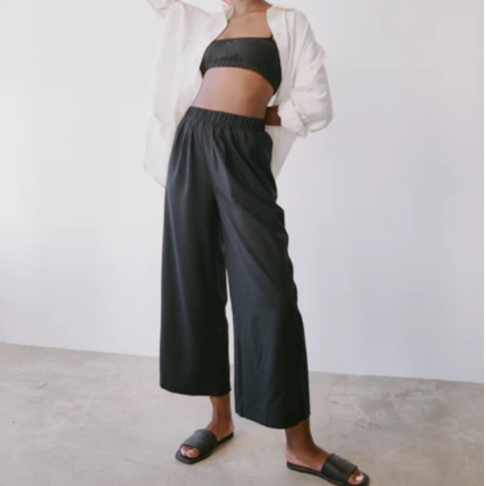 Ozma of California crop wide leg silk noil in charcoal size Medium